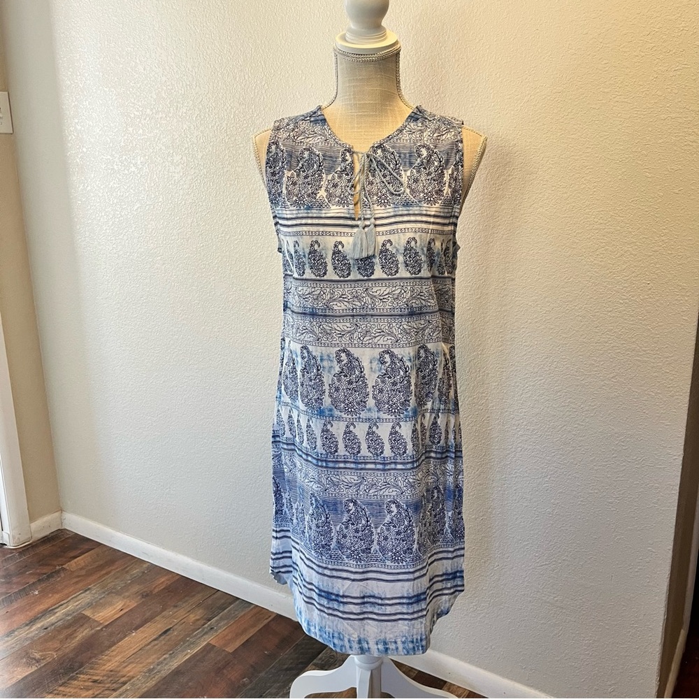beachlunchlounge Blue and White Sleeveless Shift Dress